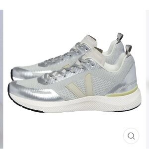 Veja Women's Metallic Silver and Cream Sneakers